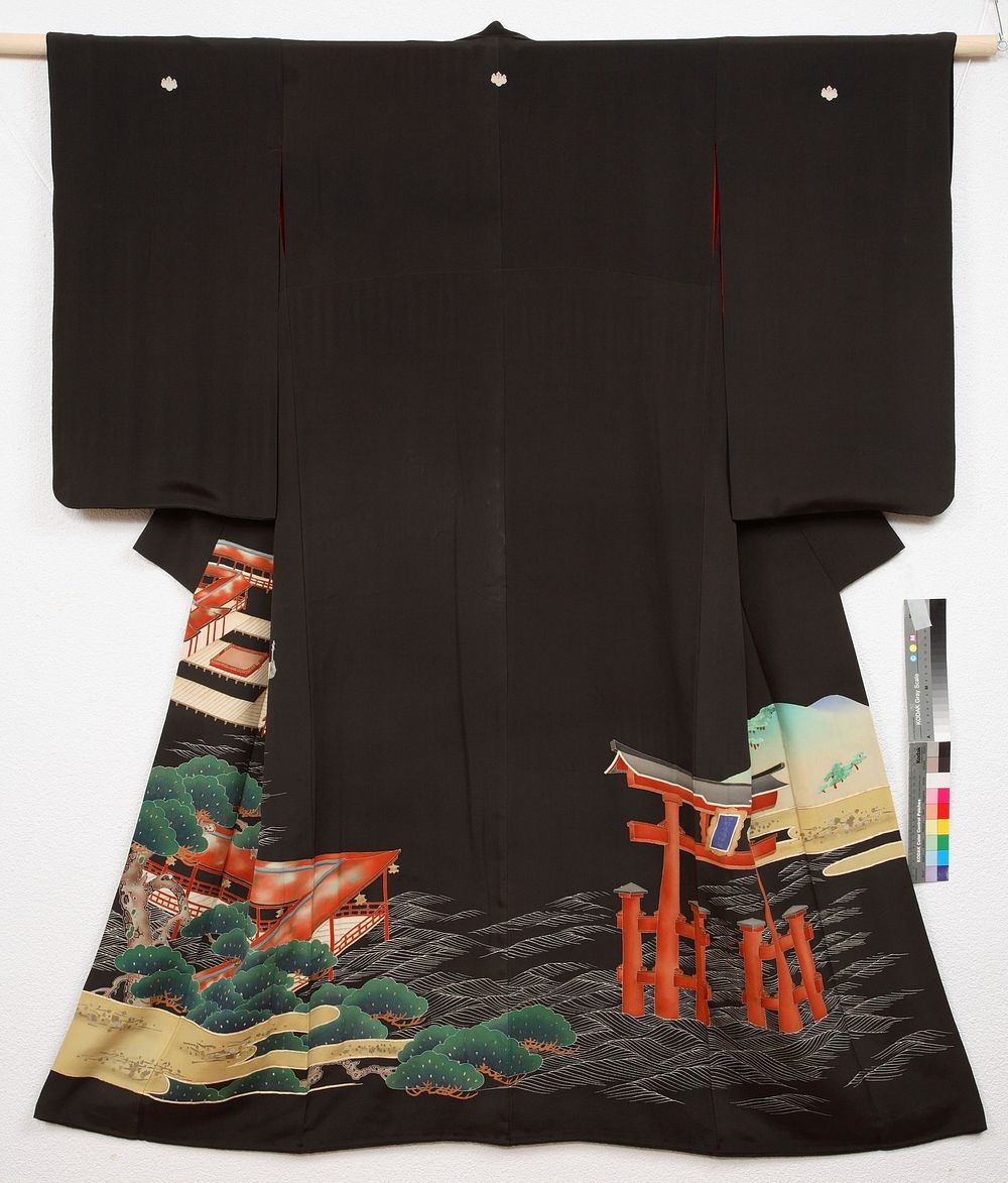 Kuro-tomesode met de Itsukushima-schrijn (1920 - 1940) by anonymous