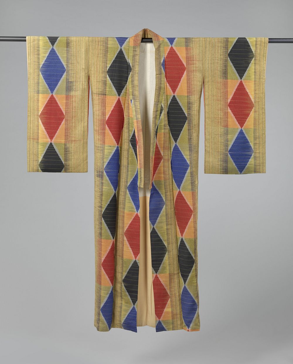 Women’s kimono decorated with geometric patterns (c. 1920 - c. 1940) by anonymous