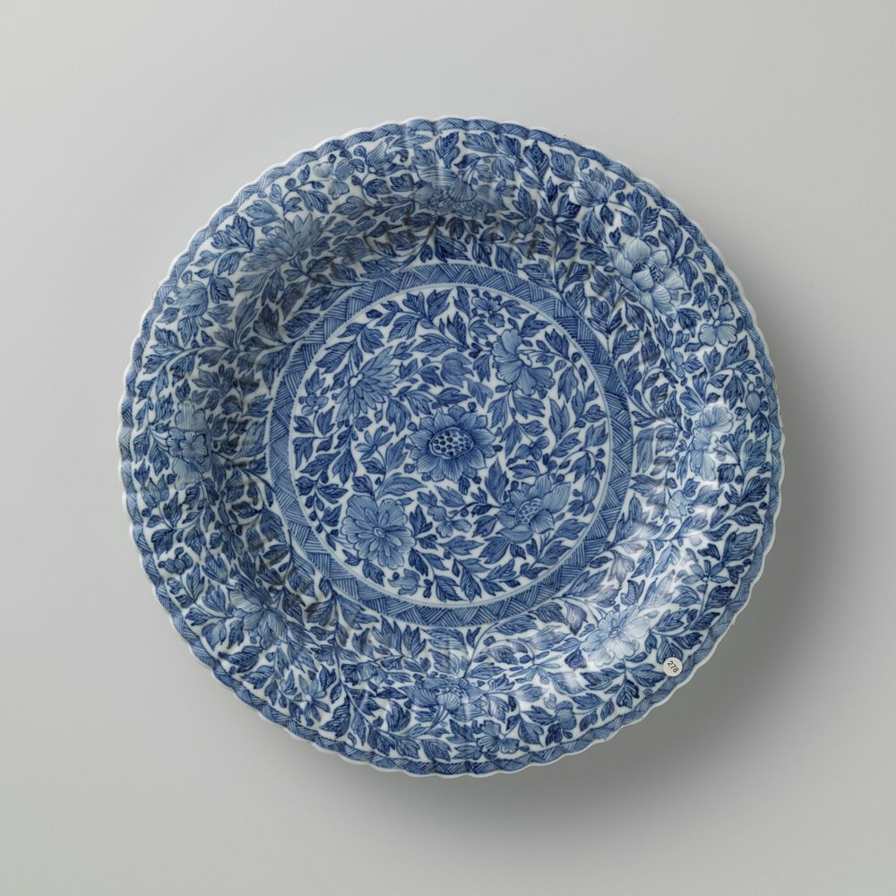 Plate with fluted sides and continuous flower pattern (c. 1700 - c. 1724) by anonymous