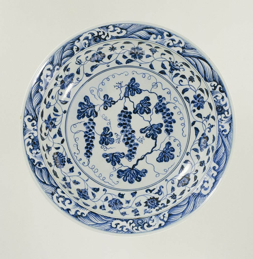 Plate (c. 1400 - c. 1424) by anonymous