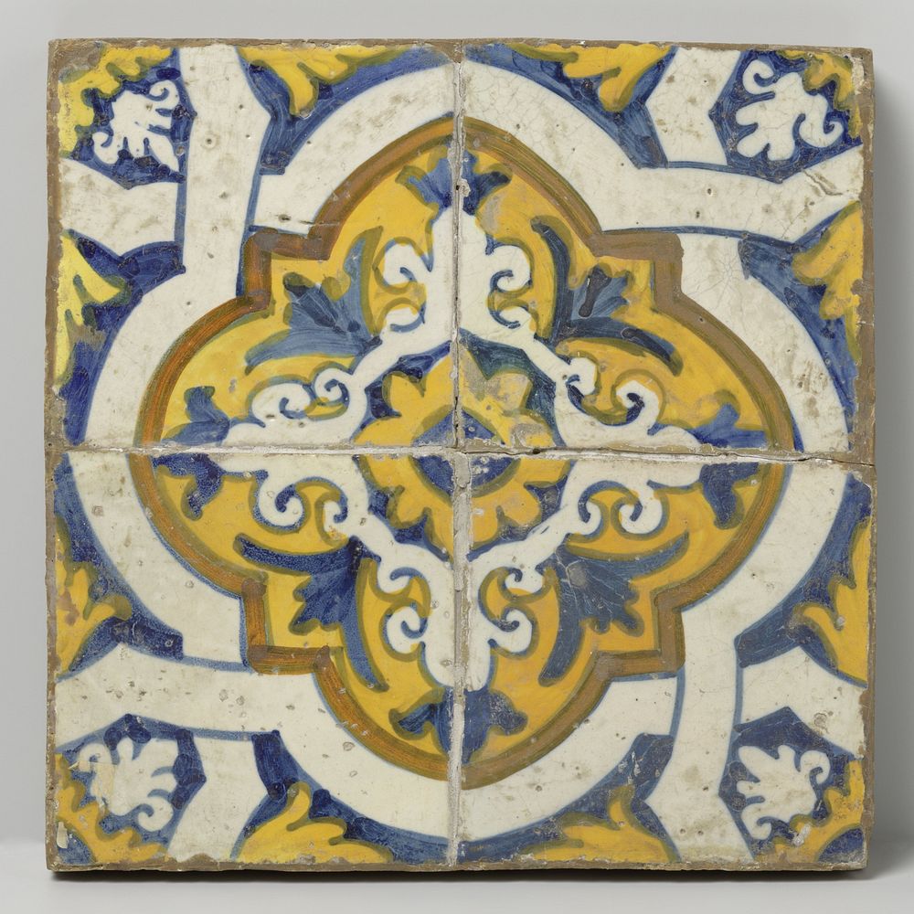 Vier tegels met bloem- en bladornamenten (c. 1600) by anonymous