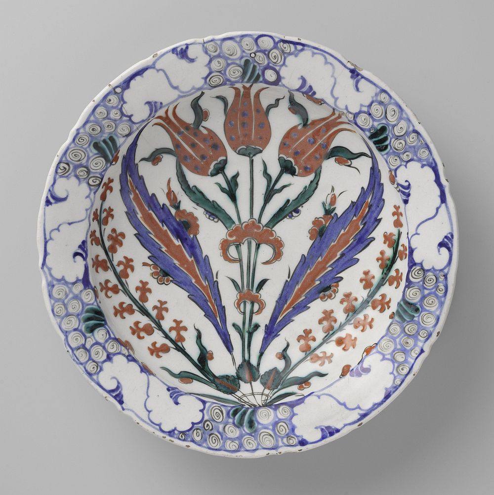 Plate with a Floral Motif (c. 1570 - c. 1590) by anonymous