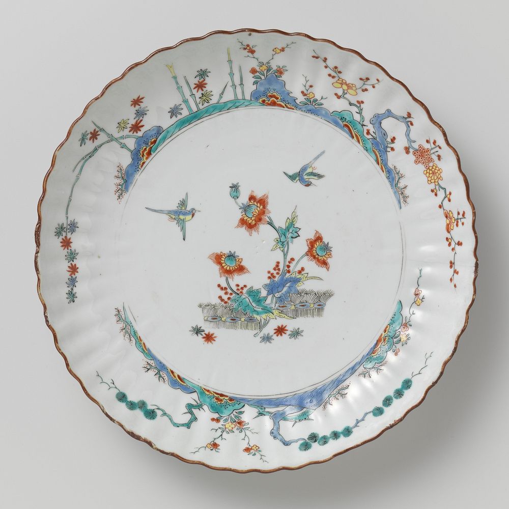 Fluted saucer-dish with birds, flowering plants and brushwood fences (c. 1700 - c. 1724) by anonymous and anonymous