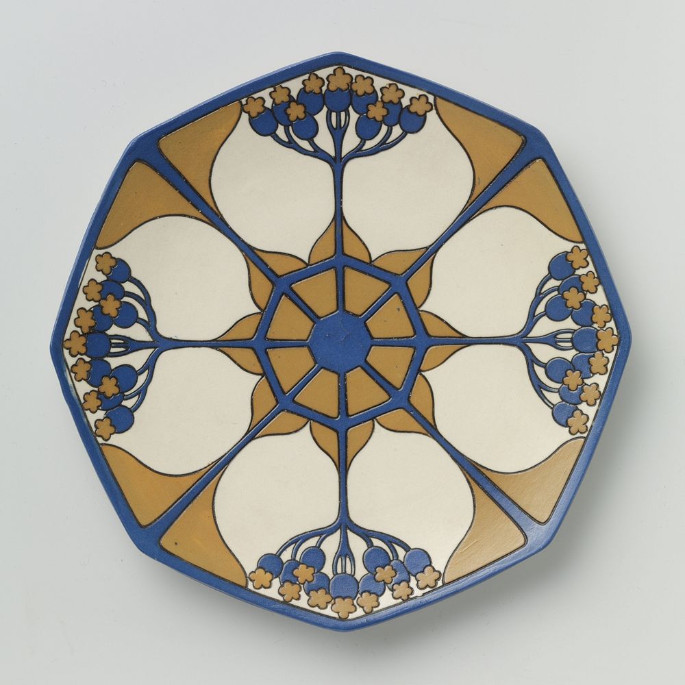 Bord, behorende bij een theeservies van chromolith steengoed, versierd in blauw en geelbruin (c. 1911 - c. 1912) by Villeroy…