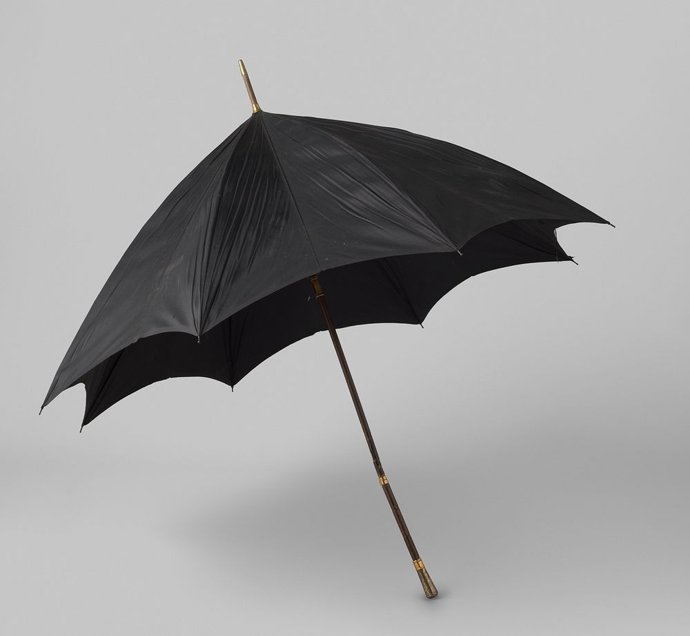 Paraplu met dek van zwarte zijde, op een met stok van bamboe, waaraan een konische verguld zilveren knop en gouden band (c.…