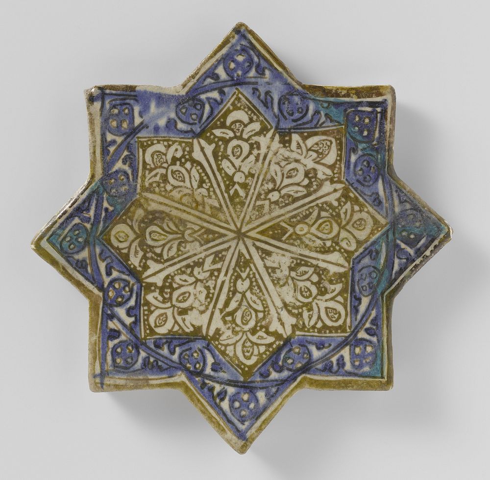 Star-shaped tile with floral scrolls (c. 1250 - c. 1324) by anonymous