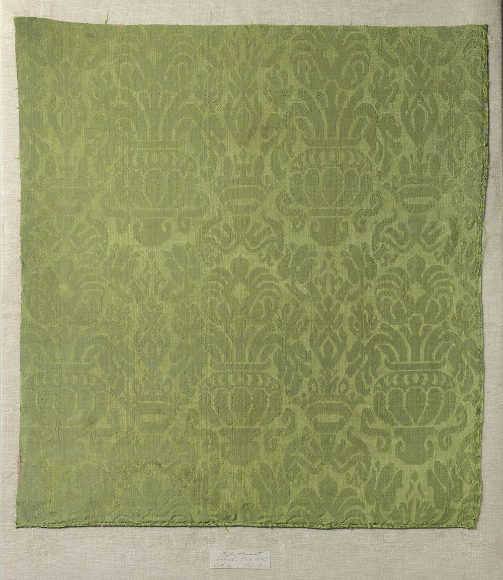 Fragment groene zijdedamast (c. 1690 - c. 1710) by anonymous