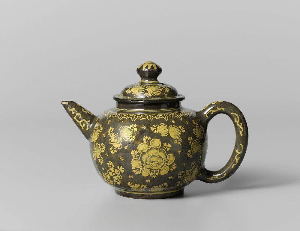 Teapot (c. 1695 - c. 1715) by Het Jonge Moriaanshooft and Lieven van Dalen