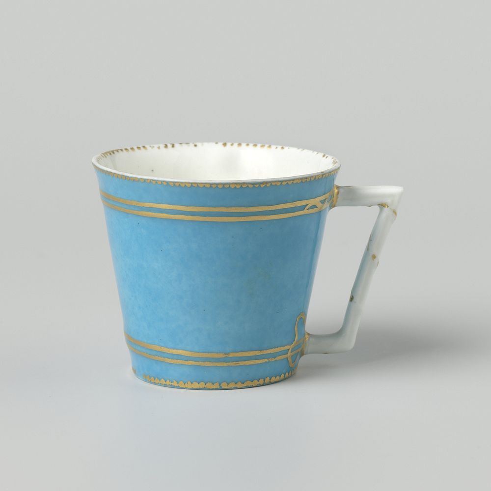 Cup with golden lines on a blue ground (c. 1775 - c. 1799) by Manufacture de Sèvres