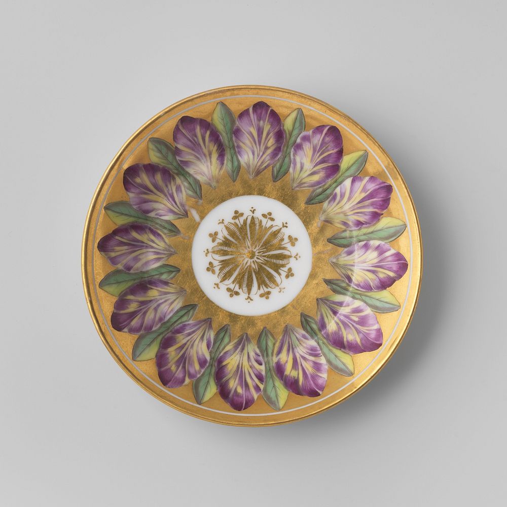 Saucer with purple and green petals (c. 1790 - c. 1800) by anonymous