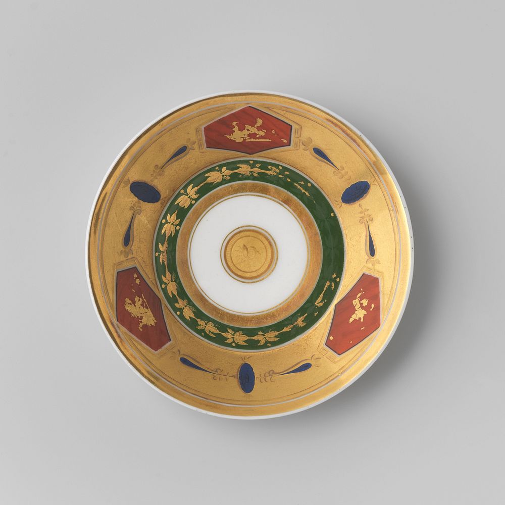 Saucer with griffins and floral scrolls (c. 1800) by anonymous