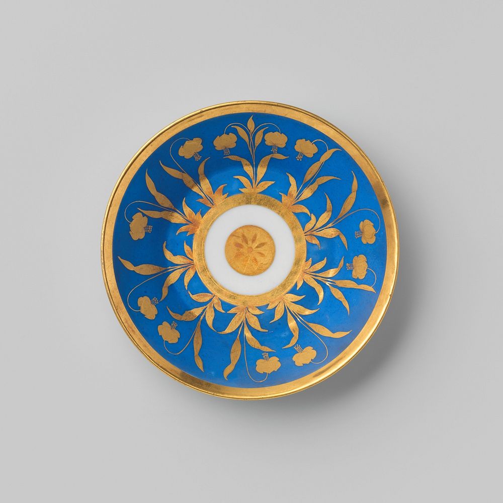 Saucer with stylized flowering plants (c. 1790 - c. 1800) by anonymous