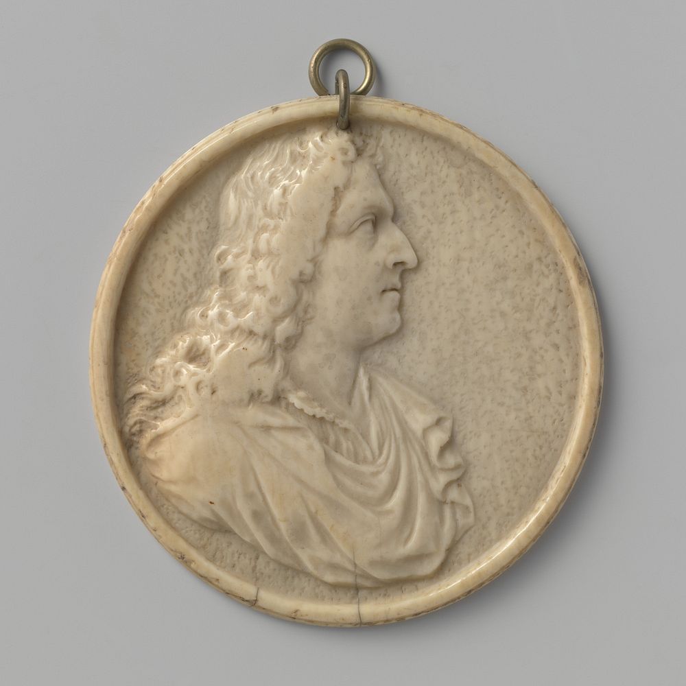 Portrait Medallion of a Man (c. 1690 - c. 1710) by anonymous