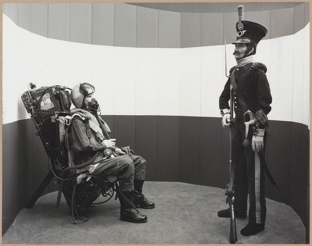 Twee poppen, een gekleed als gevechtspiloot de ander als soldaat (c. 1963 - c. 1964) by Rijksmuseum Afdeling Beeld