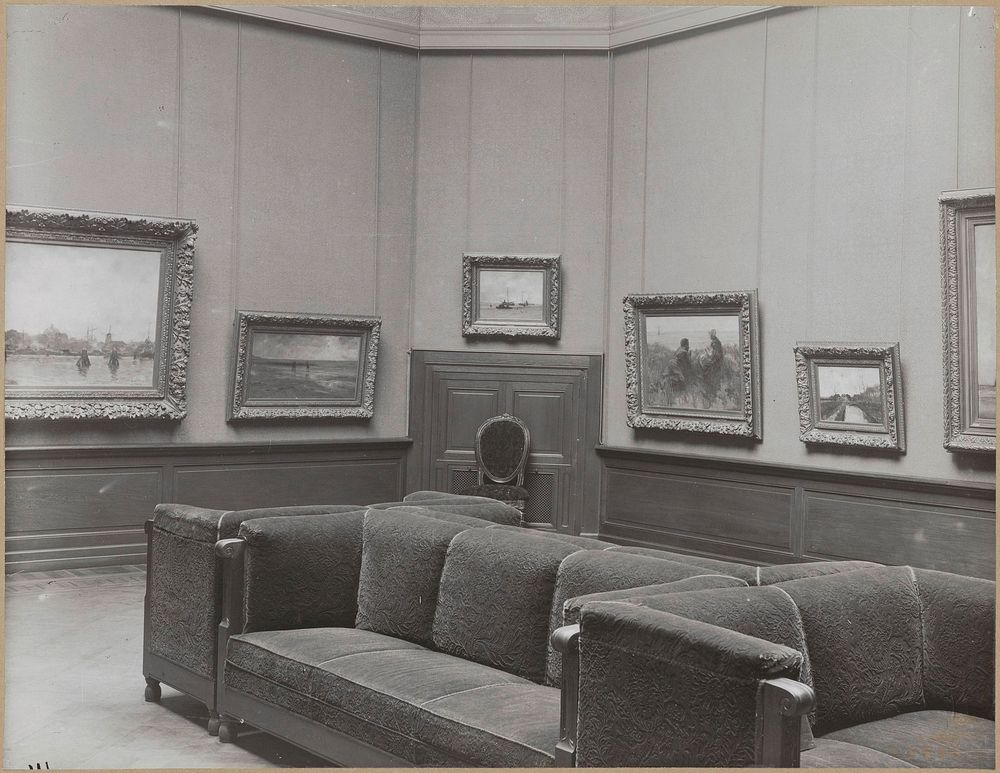 Zaal met schilderijen van zeegezichten en rivieren (c. 1910 - c. 1930) by Rijksmuseum Afdeling Beeld
