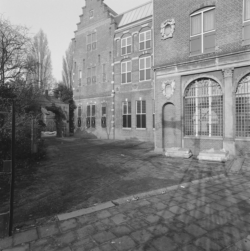Fragmentengebouw en de Stadhouderspoort (1982) by Rijksmuseum Afdeling Beeld