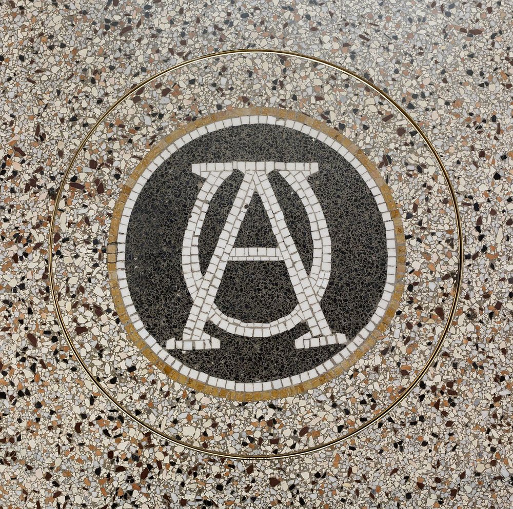Detail van het mozaïek in de Voorhal met het teken van Alfa en Omega (2013) by René den Engelsman