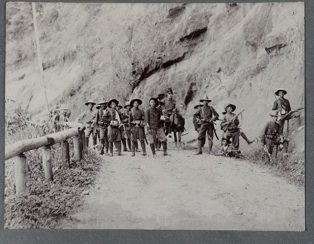Soldiers on the Gayo Road (1910 - 1913) by anonymous
