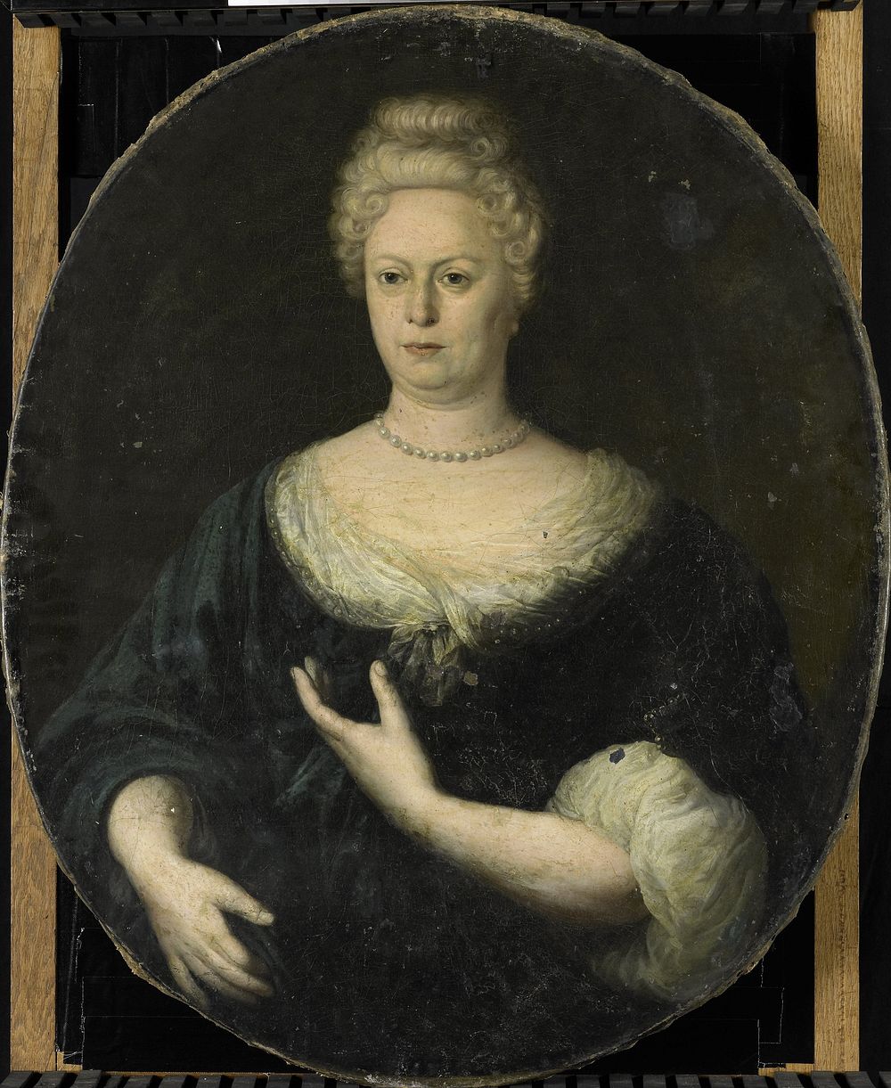 Portrait of Elisabeth van Oosten (1660-1714). Wife of Abraham van Riebeeck (c. 1700) by anonymous