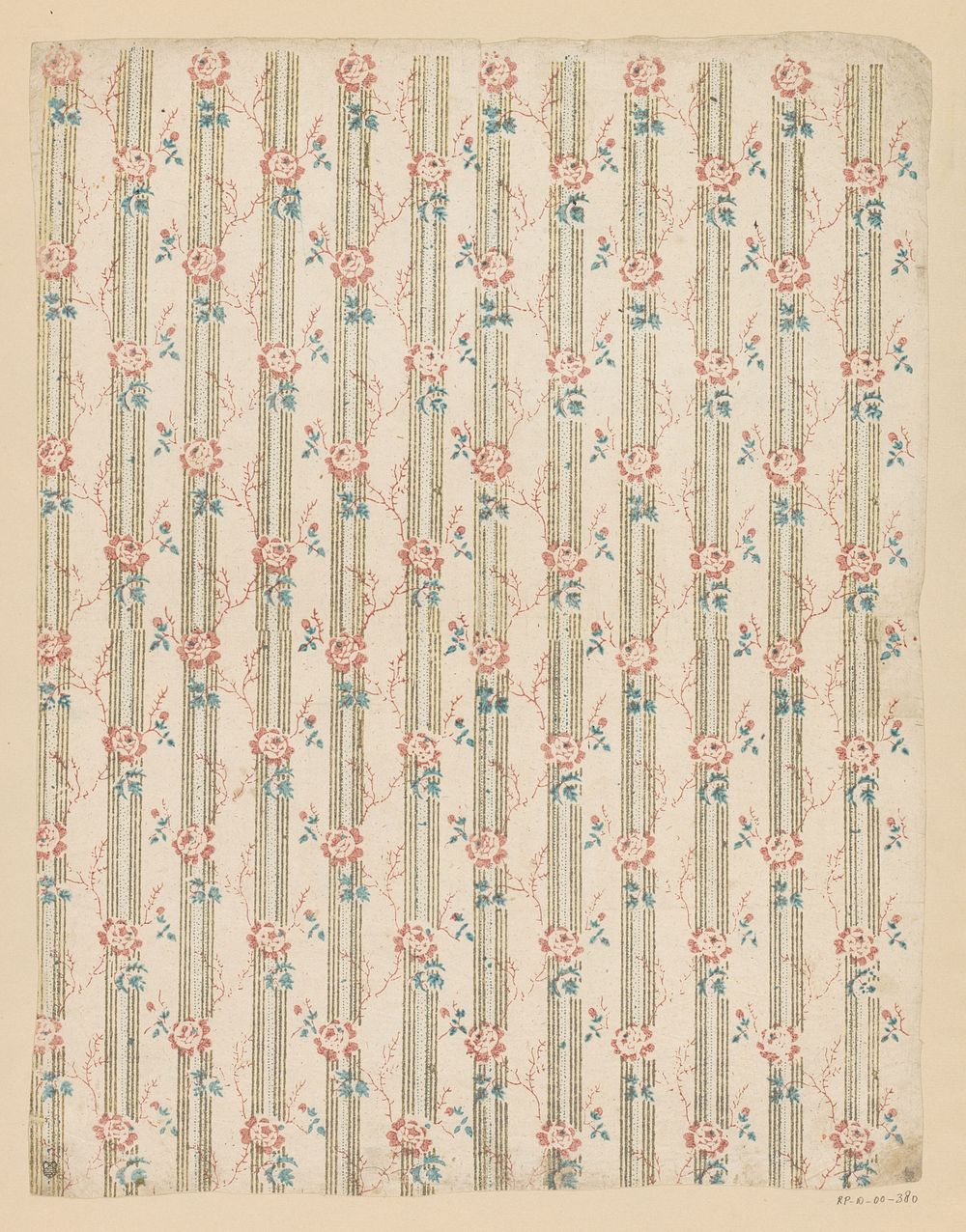 Blad met banenpatroon van bloemen op lijnen en takjes met vruchtjes (1700 - 1850) by anonymous