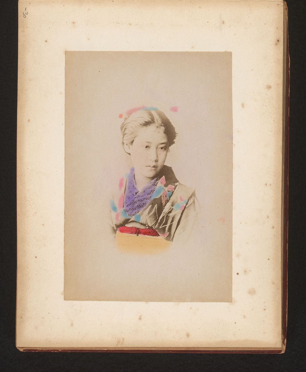 Portret van een jonge Japanse vrouw (1851 - c. 1900) by anonymous