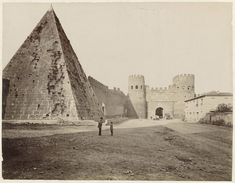 Gezicht op de Porto San Paolo en de Piramide van Cestius in Rome, Italië (1851 - 1900) by anonymous