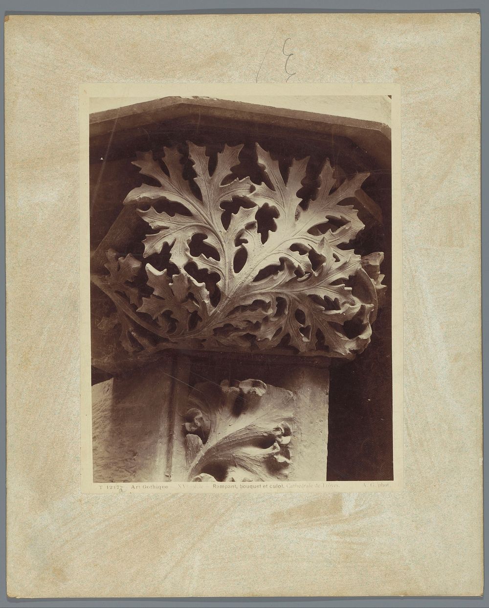 Afgietsel van een kapiteel van de Kathedraal van Troyes (c. 1875 - c. 1900) by Adolphe Giraudon