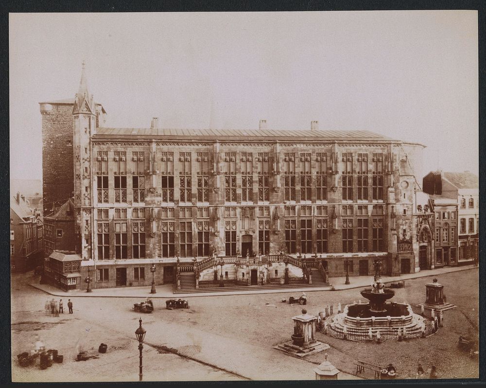 Stadhuis van Aken na de brand in 1883 (1883 - 1902) by anonymous