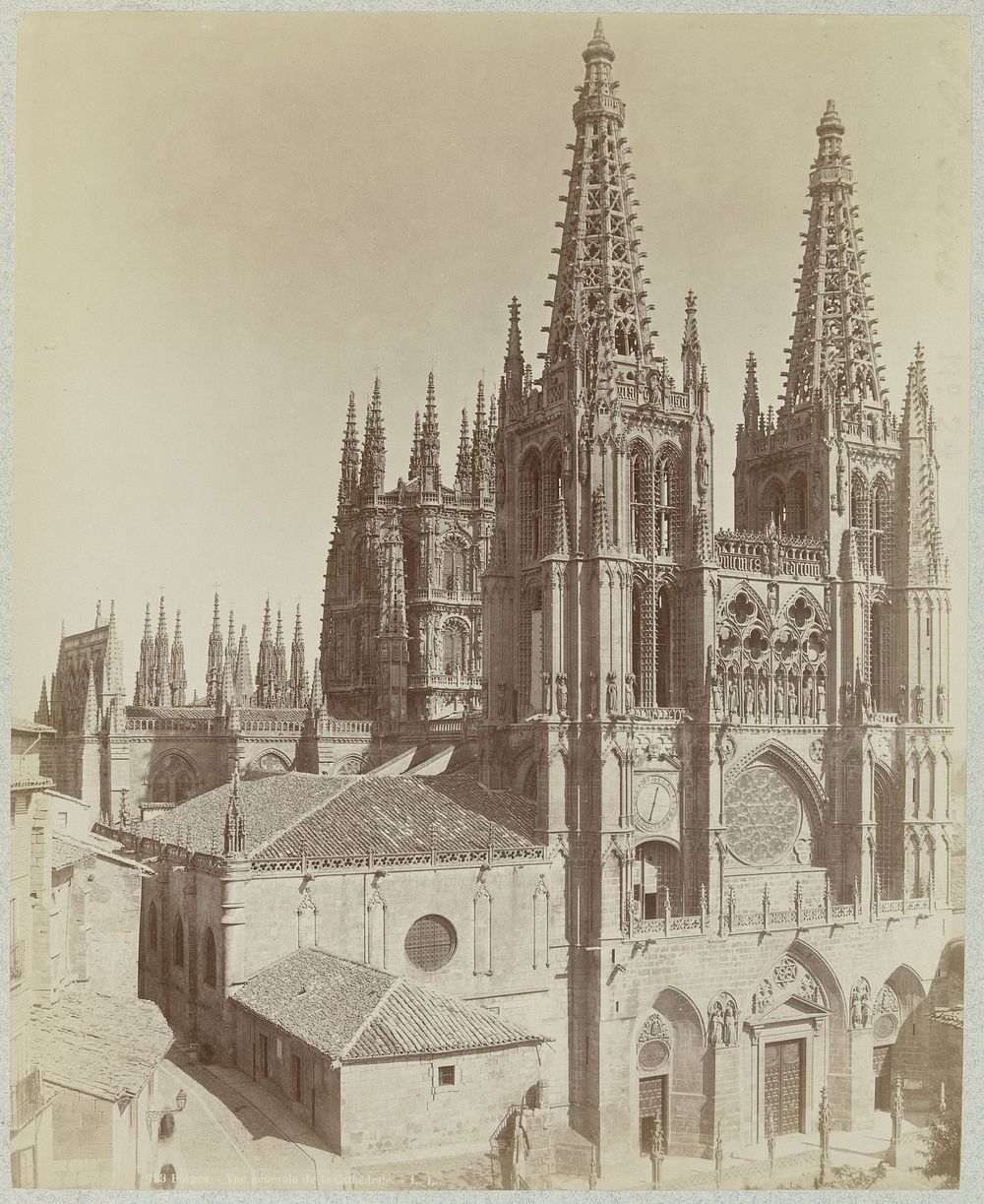 Exterieur van de kathedraal van Burgos (1864 - 1920) by Léon and Lévy, J Lévy and Cie and Lévy Fils et Cie