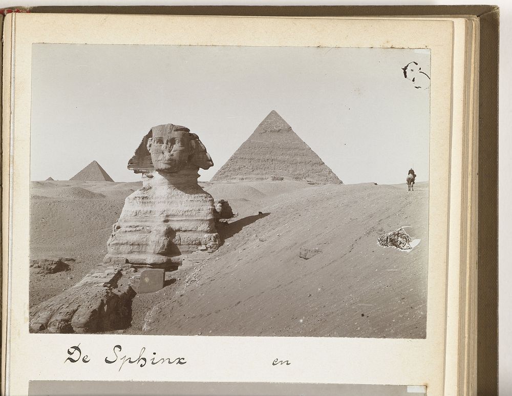 Gezicht op de Sfinx en de piramiden van Gizeh (1898) by Johannes Lodewijk Heldring