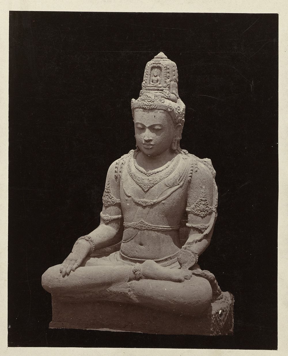 Djokjokarta (Klaring) (r. Djokjokarta) Bodhisattva Avalokiteshvara displaying the varadamudra, probably from Candi Plaosan…