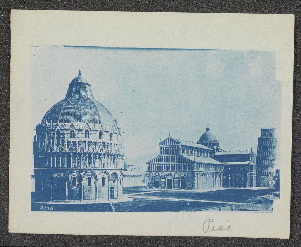 Fotoreproductie van een foto van het Baptisterium, kathedraal en toren van Pisa (1890 - 1905) by anonymous and anonymous