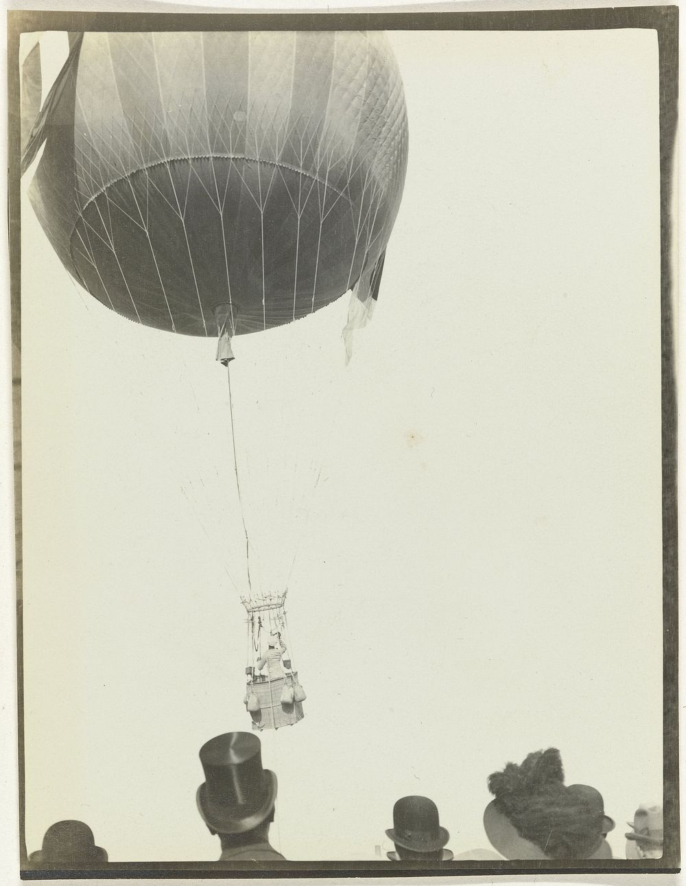 The Third Gordon Bennett Balloon Race (1908) by anonymous