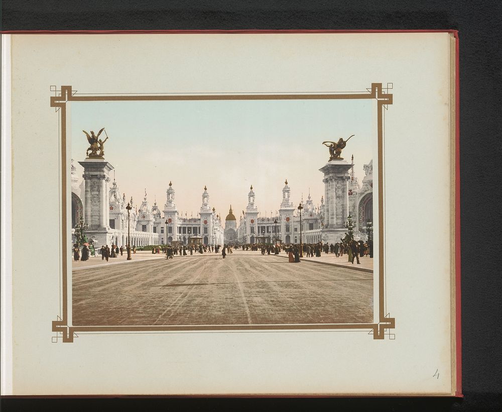 Gezicht op Avenue Nicolas II tijdens de Wereldtentoonstelling van 1900 te Parijs (c. 1900) by anonymous