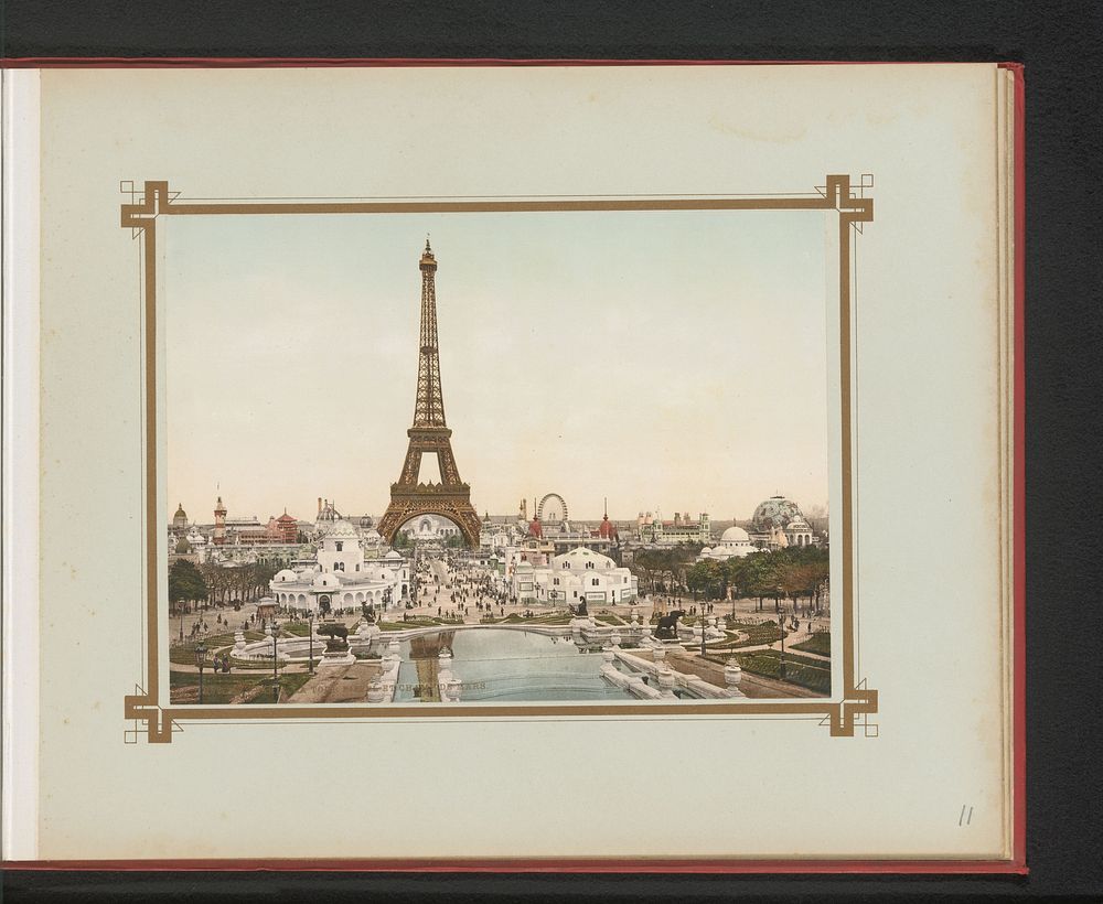 Gezicht op de Eiffeltoren en verschillende paviljoens tijdens de Wereldtentoonstelling van 1900 te Parijs (c. 1900) by…