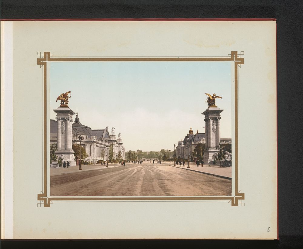 Gezicht op de Avenue Nicolas II tijdens de Wereldtentoonstelling van 1900 te Parijs (c. 1900) by anonymous