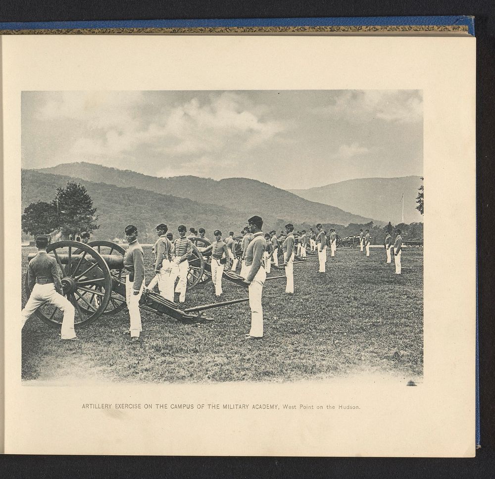 Oefening met kanonnen bij de United States Military Academy in West Point (c. 1883 - in or before 1893) by anonymous