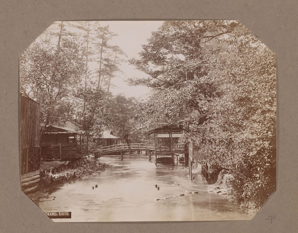 Rivier met brug in Shimogamo, Kyoto, Japan (c. 1890 - in or before 1903) by Kusakabe Kimbei