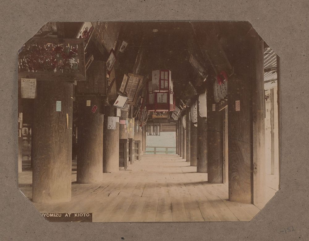 Interieur van de Kiyomizu-dera tempel in Kyoto, Japan (c. 1890 - in or before 1903) by anonymous