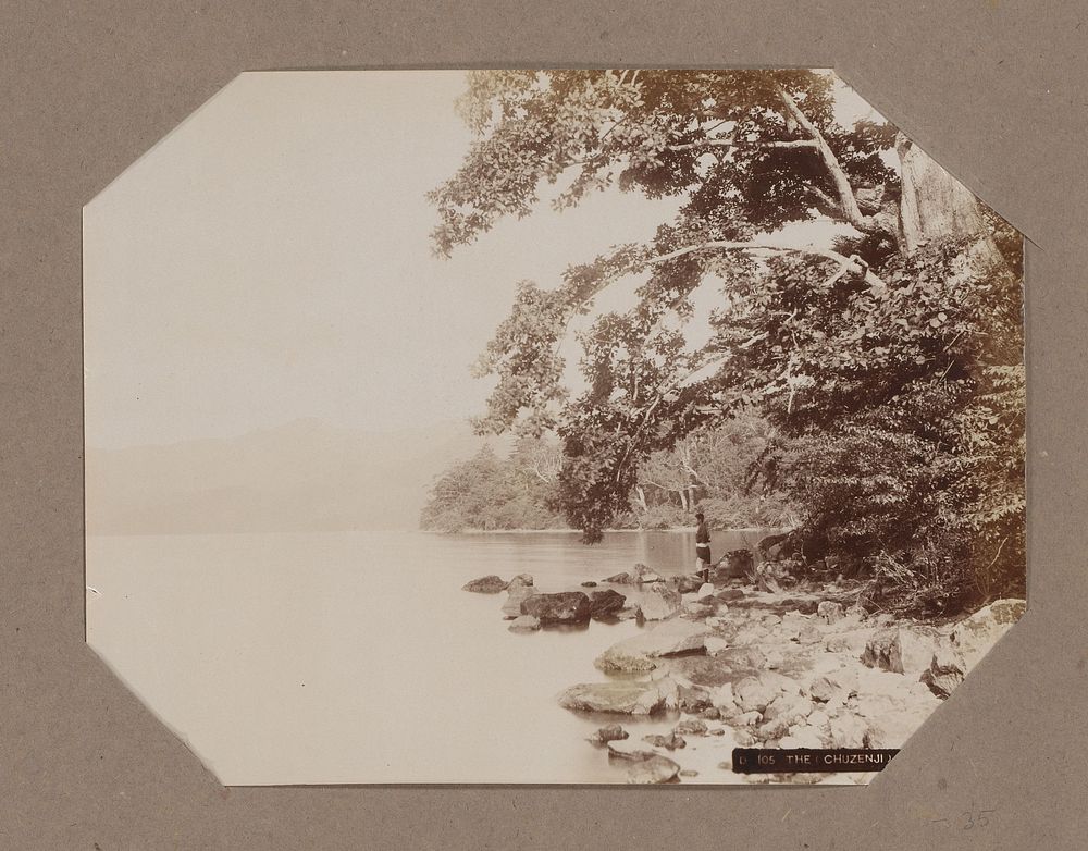 Gezicht op het Chozenji-ko meer bij Nikko, Japan (c. 1890 - in or before 1903) by anonymous