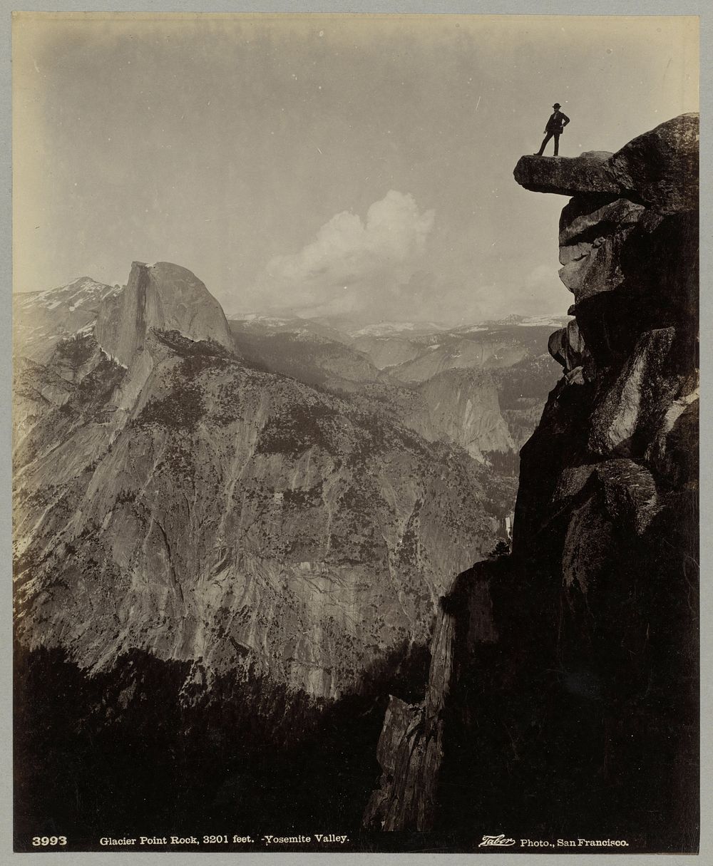 Man op Glacier Point Rock in Yosemite Valley (c. 1880 - c. 1900) by Isaiah West Taber