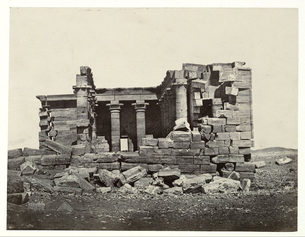 Tempel van Al-Maharraqa, Egypte (1852) by Maxime Du Camp, Louis Désiré Blanquart Evrard, Gide et J Baudry and William MacGill