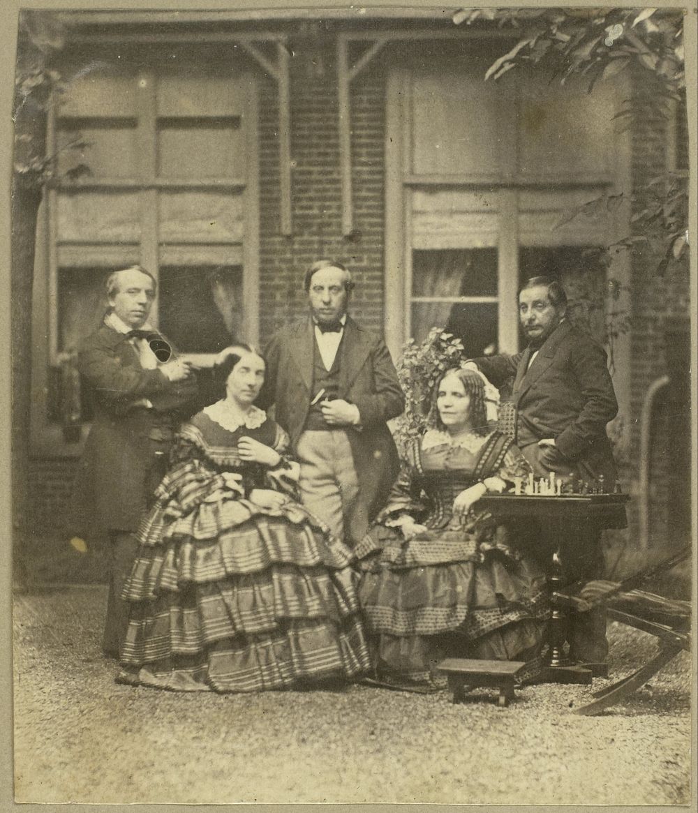 Groepsportret van Euphrosine Asser-Oppenheim met haar broers en haar zuster Elisa Beer-Oppenheim in een tuin (1856) by…
