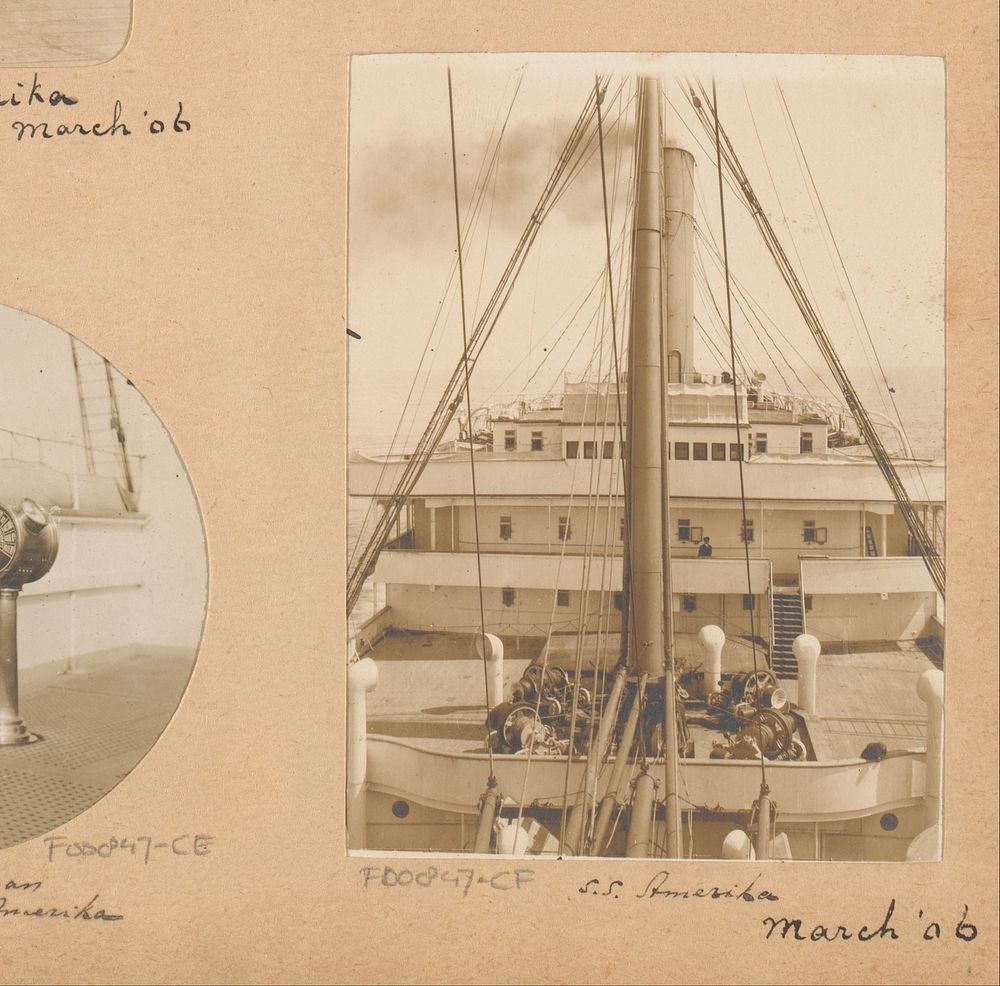 Gezicht op de dekken, cabines en een mast van de SS Amerika (1906) by anonymous