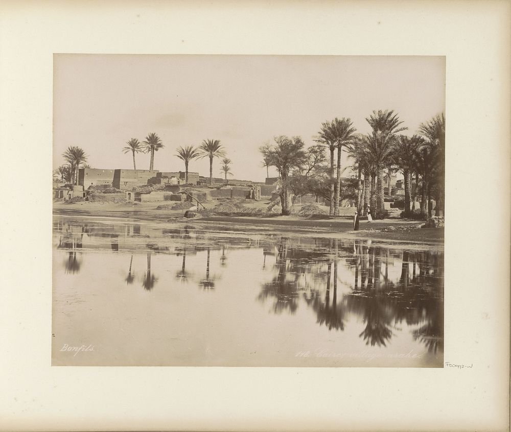 Dorp met palmen aan een water bij Caïro (c. 1870 - c. 1898) by Maison Bonfils