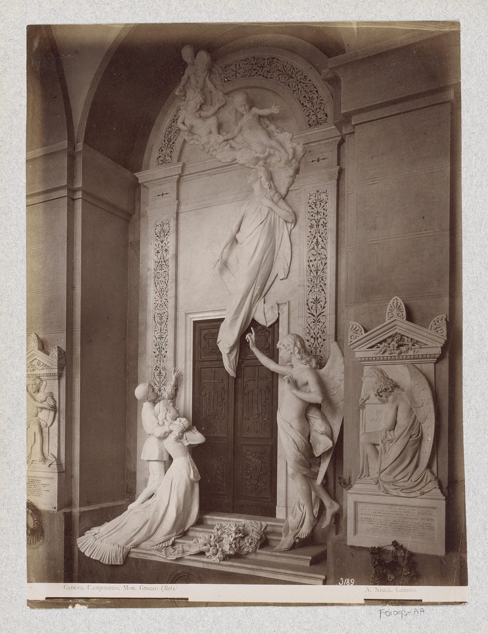 Gnecco-monument op de begraafplaats van Staglieno in Genua (c. 1870 - c. 1890) by Alfredo Noack