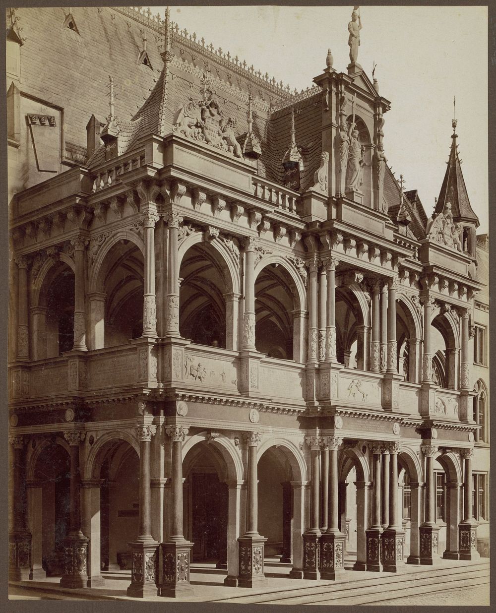 Portico van het stadhuis van Keulen (c. 1880 - c. 1900) by Johann Heinrich Schönscheidt