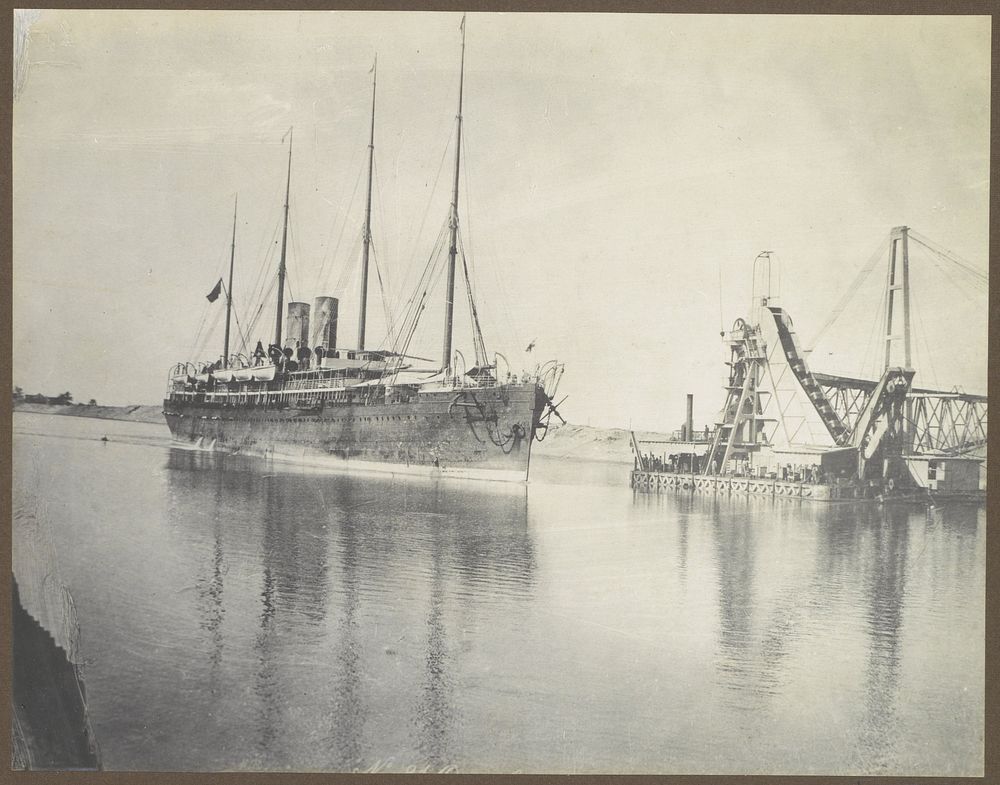 Schip vaart door het Suezkanaal bij een baggerschip (c. 1880 - c. 1900) by C  and G Zangaki