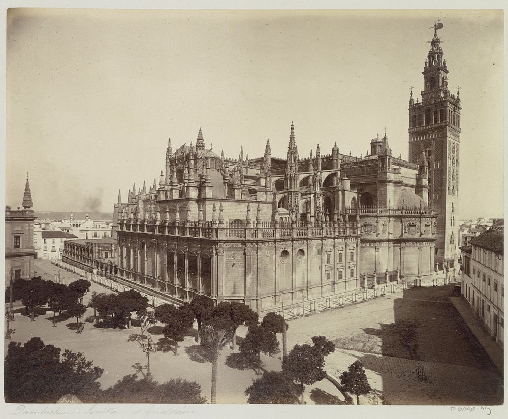 Exterieur van de kathedraal van Sevilla (c. 1860 - c. 1880) by anonymous