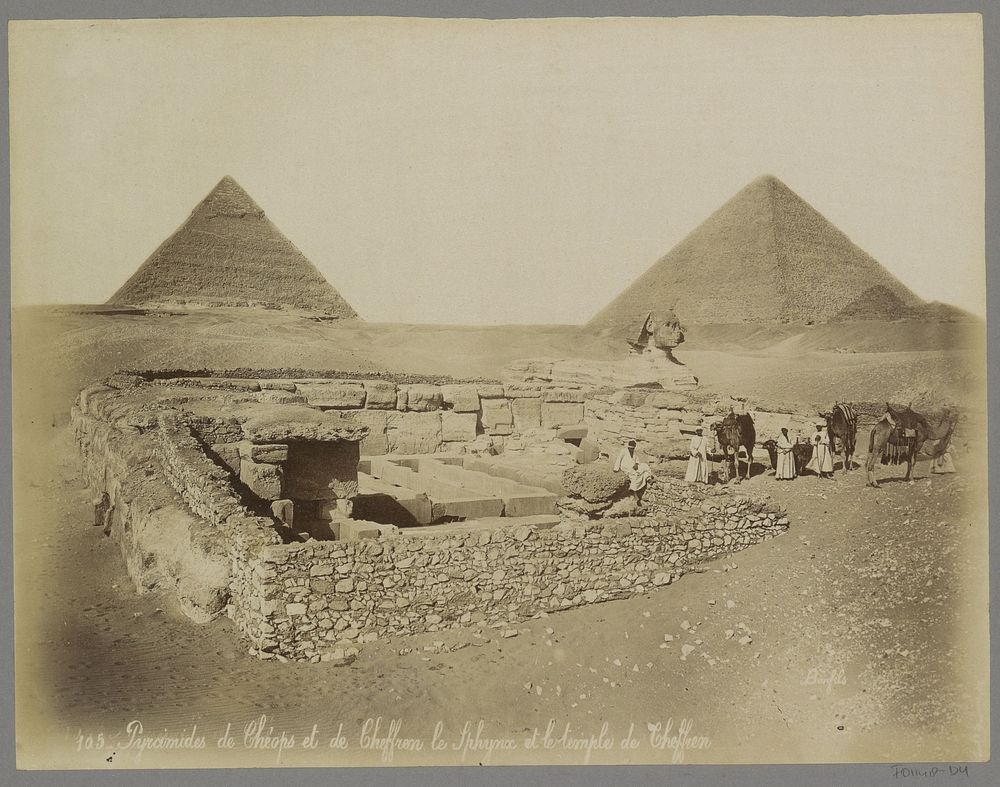 Piramides van Cheops en Chefren, de sfinx en de tempel van Chefren (c. 1895 - before c. 1905) by Maison Bonfils